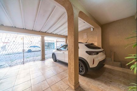 Casa à venda com 240m², 4 quartos e 2 vagas Casa à venda com 240m², 4 quartos e 2 vagasGaragem