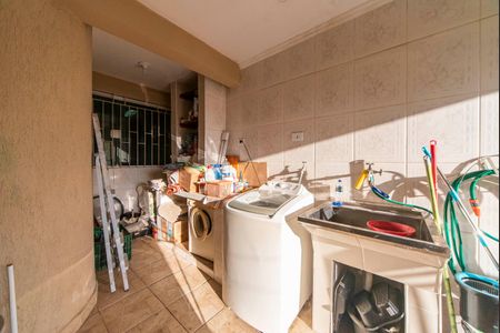 Casa à venda com 240m², 4 quartos e 2 vagas Casa à venda com 240m², 4 quartos e 2 vagasÁrea de Serviço