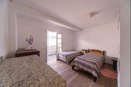 Casa à venda com 240m², 4 quartos e 2 vagas Casa à venda com 240m², 4 quartos e 2 vagasQuarto 1