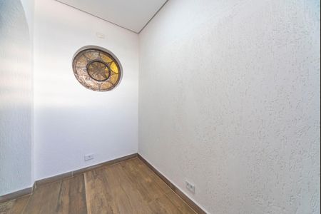 Casa à venda com 240m², 4 quartos e 2 vagas Casa à venda com 240m², 4 quartos e 2 vagasEscritório