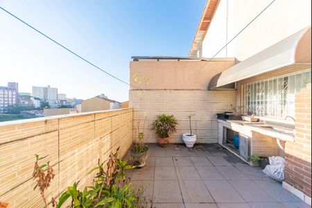 Casa à venda com 240m², 4 quartos e 2 vagas Casa à venda com 240m², 4 quartos e 2 vagasVaranda Gourmet