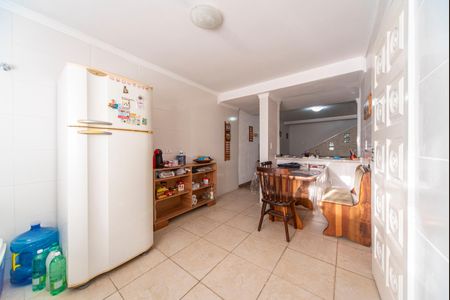 Casa à venda com 240m², 4 quartos e 2 vagas Casa à venda com 240m², 4 quartos e 2 vagasCozinha
