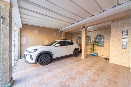 Casa à venda com 240m², 4 quartos e 2 vagas Casa à venda com 240m², 4 quartos e 2 vagasGaragem