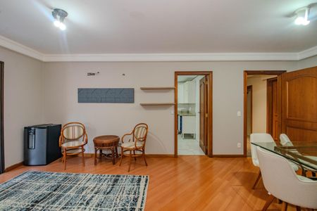 Sala de apartamento para alugar com 3 quartos, 118m² em Petrópolis, Porto Alegre