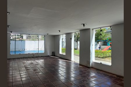 Apartamento para alugar com 105m², 2 quartos e 1 vaga Apartamento para alugar com 105m², 2 quartos e 1 vagaÁrea comum - Salão de festas