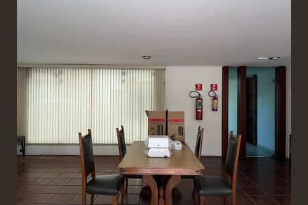 Apartamento para alugar com 105m², 2 quartos e 1 vaga Apartamento para alugar com 105m², 2 quartos e 1 vagaÁrea comum - Salão de festas