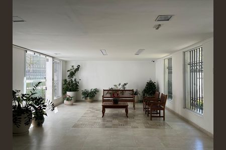 Apartamento para alugar com 105m², 2 quartos e 1 vaga Apartamento para alugar com 105m², 2 quartos e 1 vagaHall de entrada