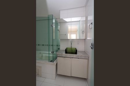 Apartamento para alugar com 81m², 1 quarto e sem vagaBanheiro da Suíte