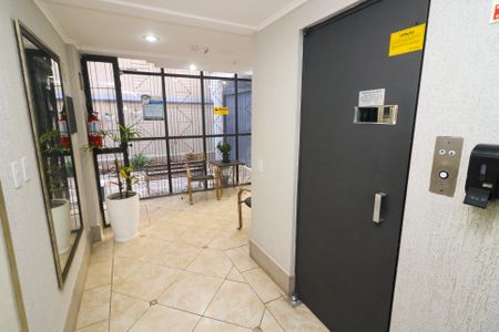 Apartamento à venda com 42m², 1 quarto e sem vaga Apartamento à venda com 42m², 1 quarto e sem vagaÁrea comum - Hall de entrada