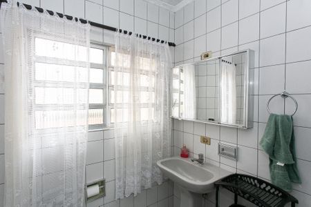 Casa à venda com 160m², 4 quartos e 2 vagas Casa à venda com 160m², 4 quartos e 2 vagasCasa 1 - Banheiro