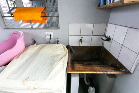 Casa à venda com 160m², 4 quartos e 2 vagas Casa à venda com 160m², 4 quartos e 2 vagasCasa 1 - Área de Serviço