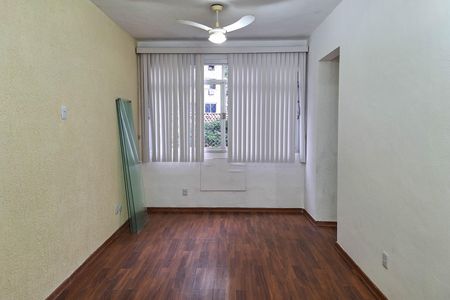 Sala de apartamento para alugar com 2 quartos, 50m² em Santa Rosa, Niterói