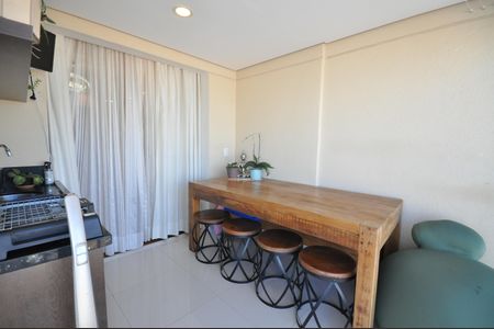 Apartamento à venda com 73m², 2 quartos e 3 vagasVaranda Gourmet