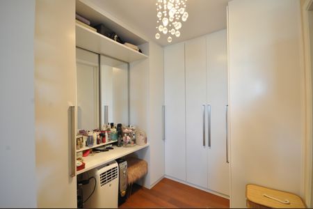Apartamento à venda com 73m², 2 quartos e 3 vagasCloset