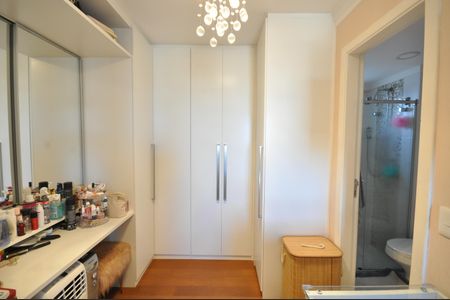 Apartamento à venda com 73m², 2 quartos e 3 vagasCloset