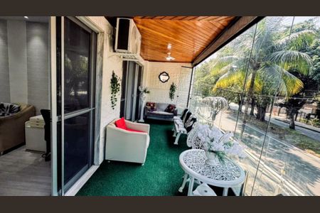 Apartamento à venda com 93m², 3 quartos e 1 vaga Apartamento à venda com 93m², 3 quartos e 1 vagaVaranda