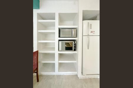Cozinha de casa para alugar com 1 quarto, 70m² em Forquilhas, São José