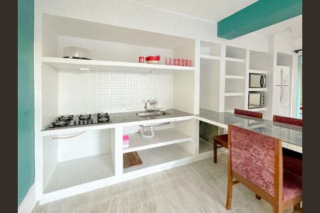 Cozinha de casa para alugar com 1 quarto, 70m² em Forquilhas, São José