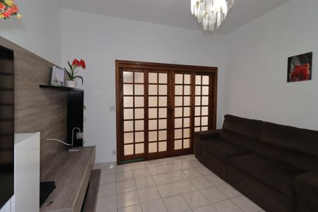 Casa para alugar com 100m², 2 quartos e 1 vagaSala