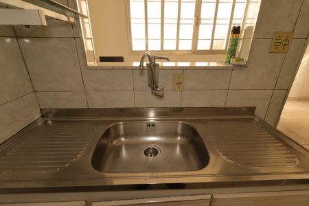 Casa para alugar com 100m², 2 quartos e 1 vagaCozinha - Pia
