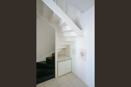 Apartamento para alugar com 50m², 1 quarto e 1 vagaEscada