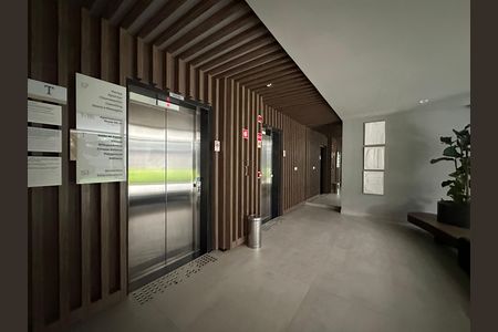 Apartamento à venda com 85m², 2 quartos e 2 vagas Apartamento à venda com 85m², 2 quartos e 2 vagasHall de entrada