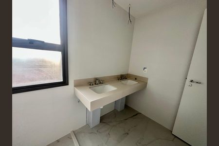 Apartamento à venda com 85m², 2 quartos e 2 vagas Apartamento à venda com 85m², 2 quartos e 2 vagasBanheiro da Suíte 2