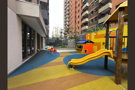 Apartamento à venda com 85m², 2 quartos e 2 vagas Apartamento à venda com 85m², 2 quartos e 2 vagasÁrea comum - Playground