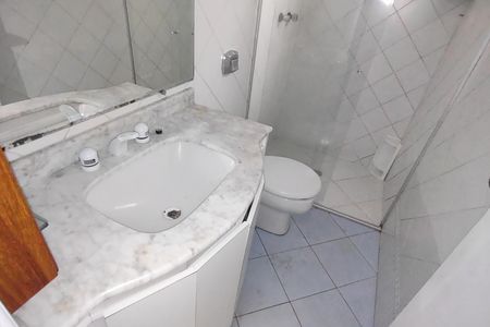 Casa para alugar com 250m², 3 quartos e 2 vagas Casa para alugar com 250m², 3 quartos e 2 vagasBanheiro 2