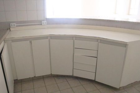 Casa para alugar com 250m², 3 quartos e 2 vagasCozinha