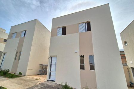 Casa de condomínio à venda com 62m², 2 quartos e 1 vaga Casa de condomínio à venda com 62m², 2 quartos e 1 vagaFachada do Prédio