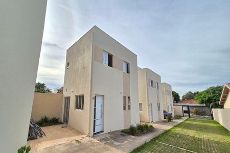 Casa de condomínio à venda com 62m², 2 quartos e 1 vaga Casa de condomínio à venda com 62m², 2 quartos e 1 vagaFachada do Prédio