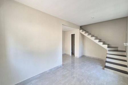 Casa de condomínio à venda com 62m², 2 quartos e 1 vaga Casa de condomínio à venda com 62m², 2 quartos e 1 vagaSala