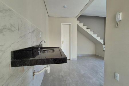 Casa de condomínio à venda com 62m², 2 quartos e 1 vaga Casa de condomínio à venda com 62m², 2 quartos e 1 vagaCozinha