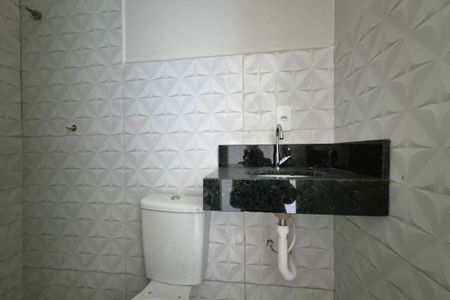 Casa de condomínio à venda com 62m², 2 quartos e 1 vaga Casa de condomínio à venda com 62m², 2 quartos e 1 vagaBanheiro