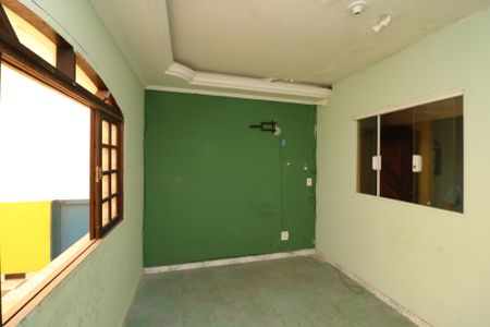 Sala de casa à venda com 3 quartos, 350m² em Jardim Santa Teresinha, São Paulo