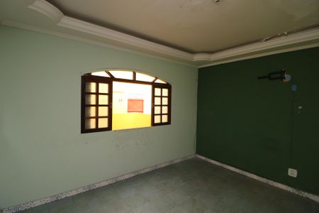 Sala de casa à venda com 3 quartos, 350m² em Jardim Santa Teresinha, São Paulo
