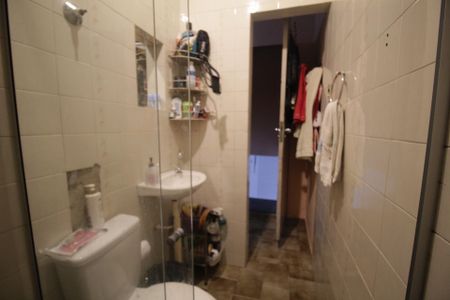 Casa à venda com 183m², 3 quartos e 2 vagasBanheiro da Suíte 1