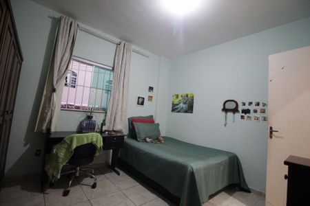 Casa à venda com 183m², 3 quartos e 2 vagasQuarto 2