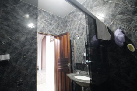 Casa à venda com 183m², 3 quartos e 2 vagasBanheiro Social