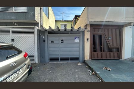Casa para alugar com 120m², 2 quartos e 2 vagas Casa para alugar com 120m², 2 quartos e 2 vagasFachada