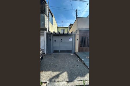 Casa para alugar com 120m², 2 quartos e 2 vagas Casa para alugar com 120m², 2 quartos e 2 vagasFachada