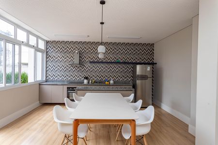 Apartamento à venda com 43m², 2 quartos e 1 vaga Apartamento à venda com 43m², 2 quartos e 1 vagaÁrea comum - Salão de festas