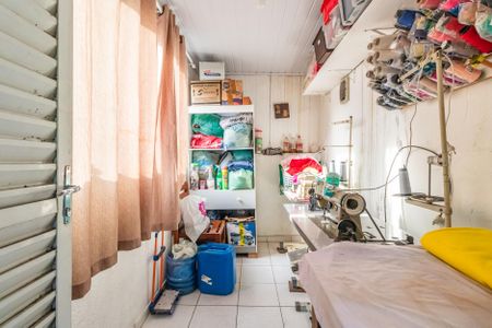 Casa à venda com 267m², 4 quartos e 3 vagas Casa à venda com 267m², 4 quartos e 3 vagasQuarto 4