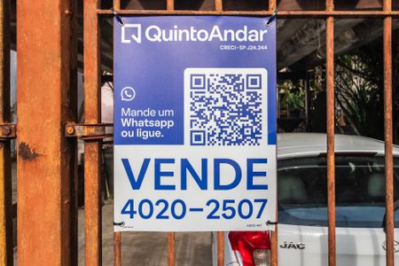 Casa à venda com 267m², 4 quartos e 3 vagas Casa à venda com 267m², 4 quartos e 3 vagasPlaca Fachada