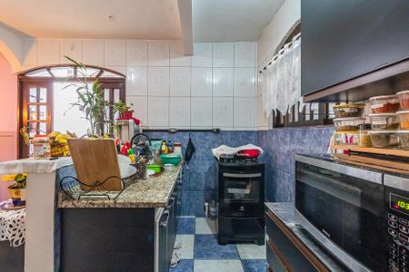 Casa à venda com 267m², 4 quartos e 3 vagas Casa à venda com 267m², 4 quartos e 3 vagasCozinha