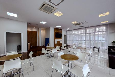 Apartamento à venda com 126m², 3 quartos e 2 vagas Apartamento à venda com 126m², 3 quartos e 2 vagasÁrea comum - Salão de festas