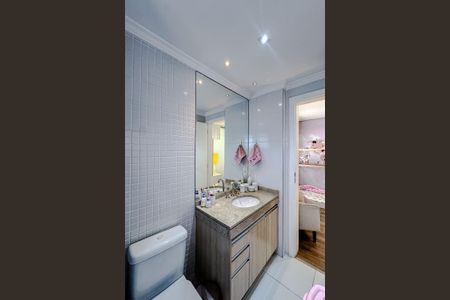 Apartamento à venda com 126m², 3 quartos e 2 vagas Apartamento à venda com 126m², 3 quartos e 2 vagasBanheiro da Suíte 2