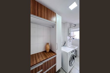 Apartamento à venda com 126m², 3 quartos e 2 vagas Apartamento à venda com 126m², 3 quartos e 2 vagasÁrea de Serviço