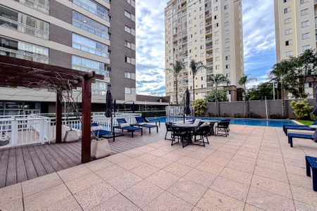 Apartamento à venda com 126m², 3 quartos e 2 vagas Apartamento à venda com 126m², 3 quartos e 2 vagasÁrea comum - Piscina